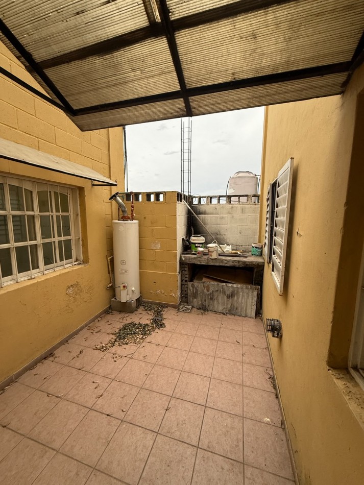 se alquila planta alta zona la baxada