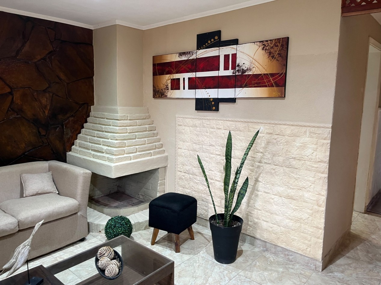Vendo Casa 3 dorm, doble cochera , Pileta y Quincho