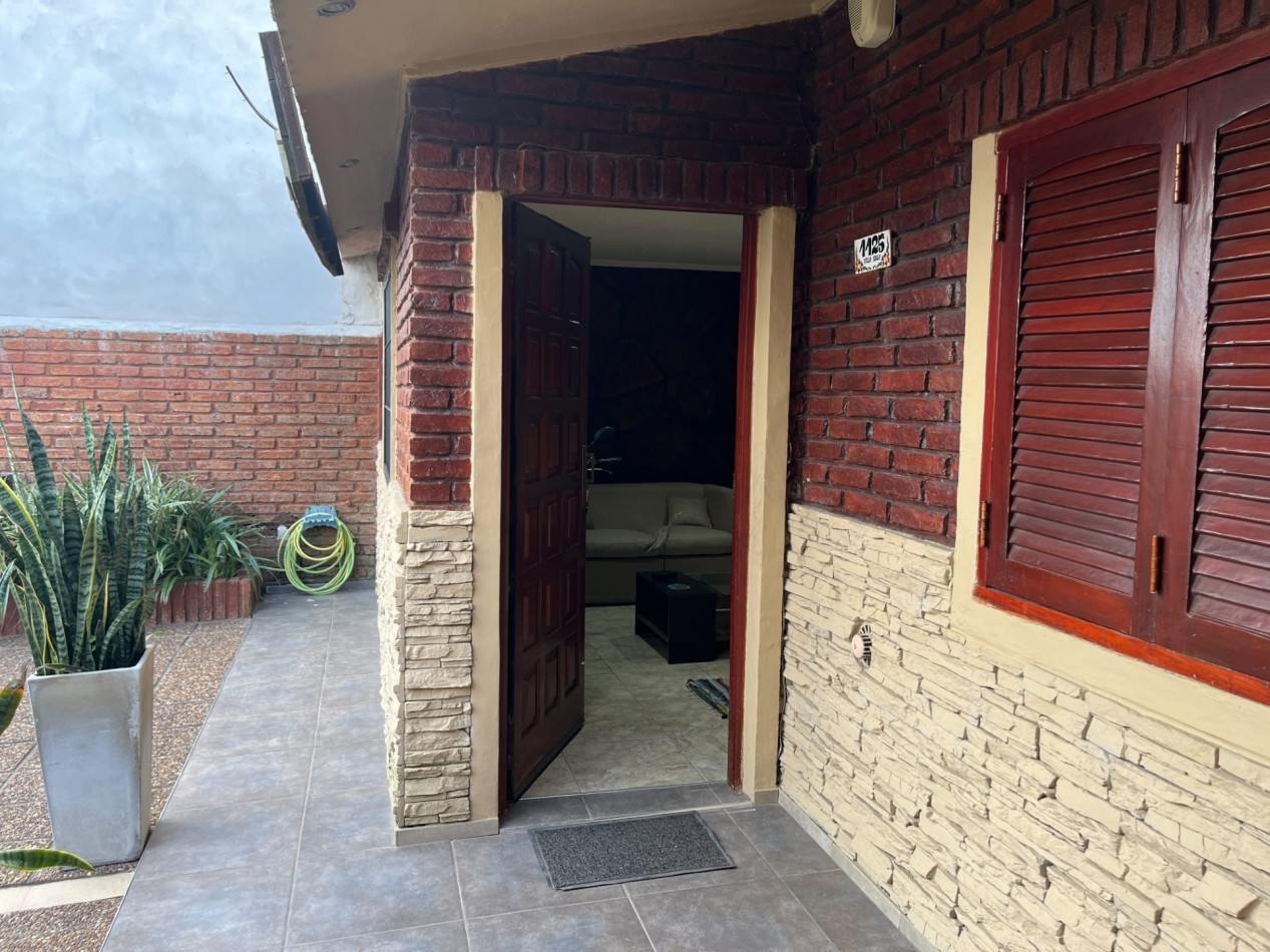 Vendo Casa 3 dorm, doble cochera , Pileta y Quincho