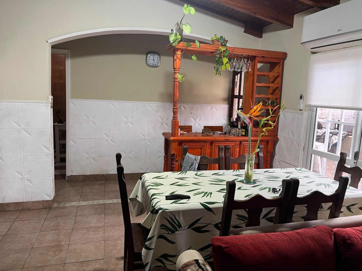 Vendo Casa 3 dorm, doble cochera , Pileta y Quincho