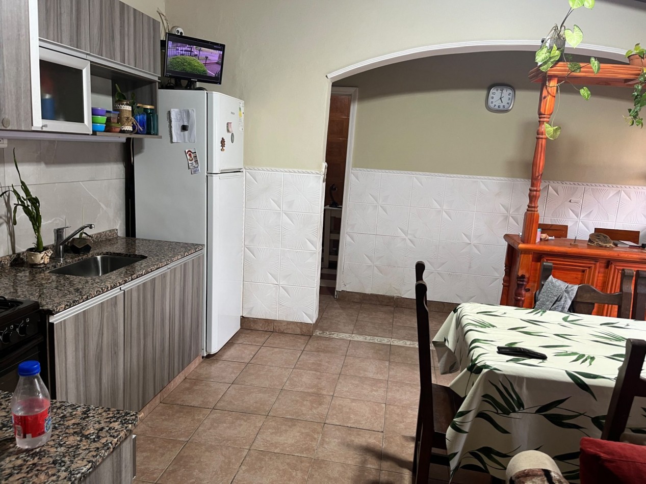 Vendo Casa 3 dorm, doble cochera , Pileta y Quincho
