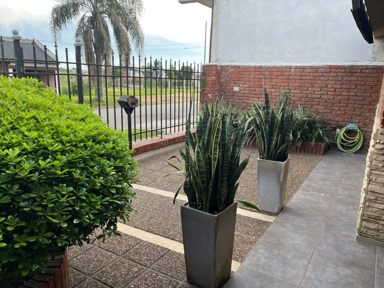 Vendo Casa 3 dorm, doble cochera , Pileta y Quincho