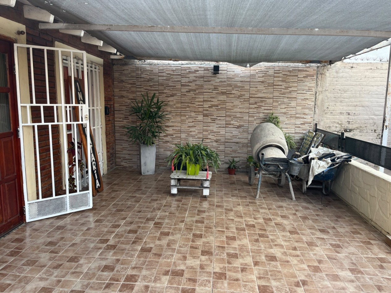 Vendo Casa 3 dorm, doble cochera , Pileta y Quincho