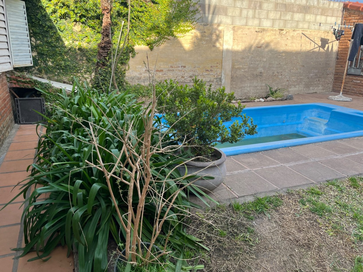 Vendo Casa 3 dorm, doble cochera , Pileta y Quincho
