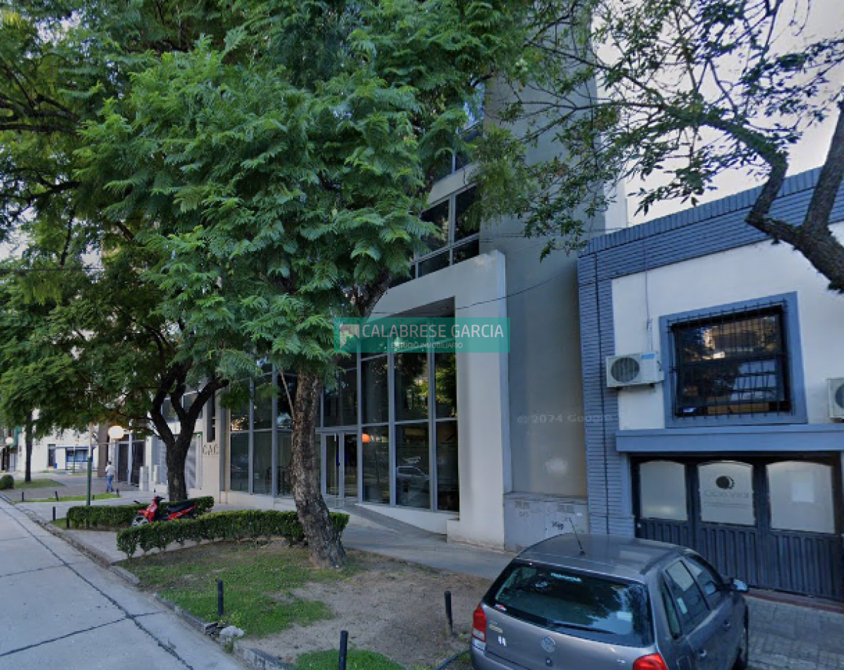 SE ALQUILA OFICINA COMERCIAL EN EL EDIFICIO DE LA CAMARA ARGENTINA DE LA CONSTRUCCION
