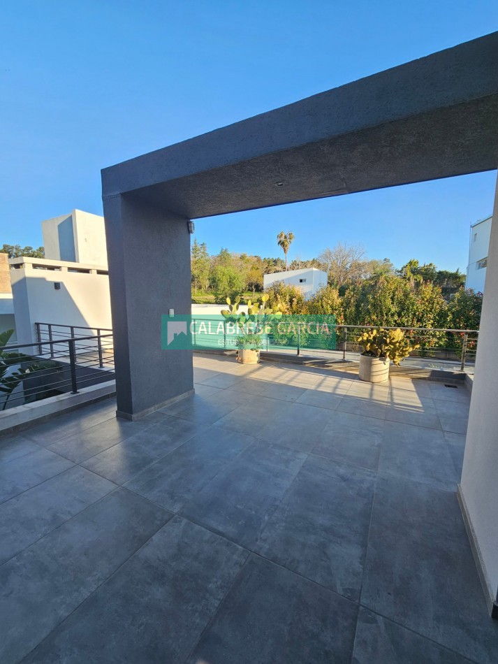 SE VENDE CASA ZONA ACCESO NORTE