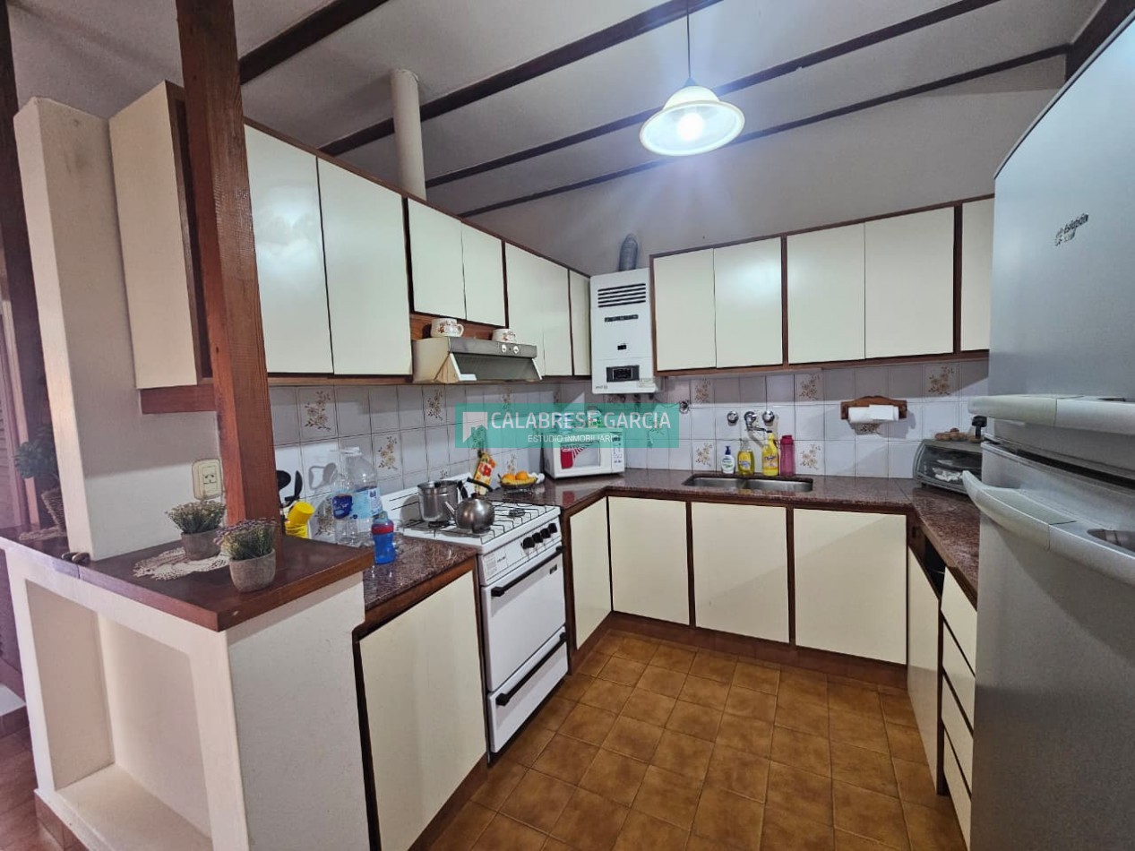 Se vende casa zona centro en una sola planta de tres dormitorios
