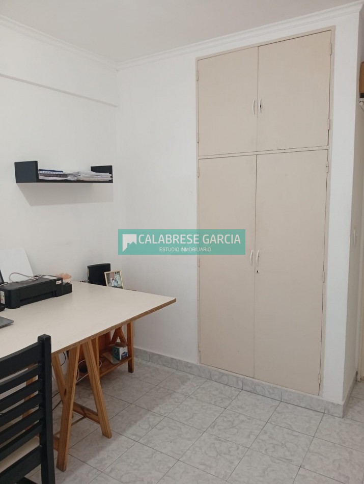 Se vende departamento 3 dormitorios con cochera zona centro
