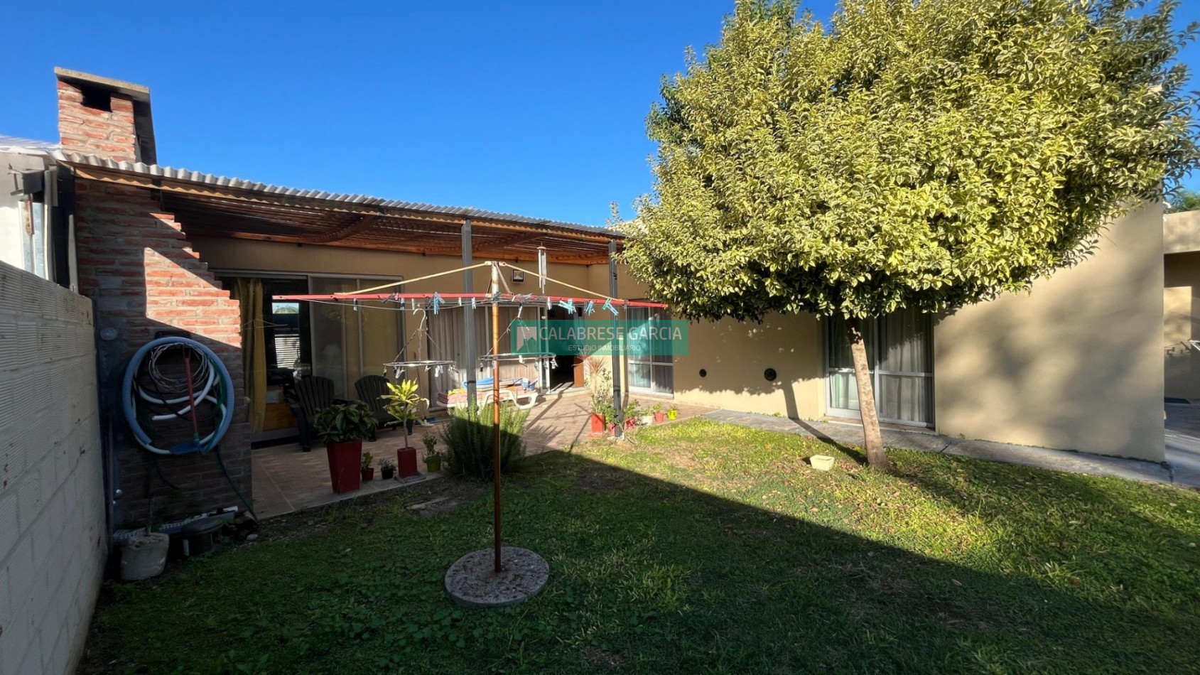 Vendo casa/ 2dorm/ piscina/ patio verde Oro Verde