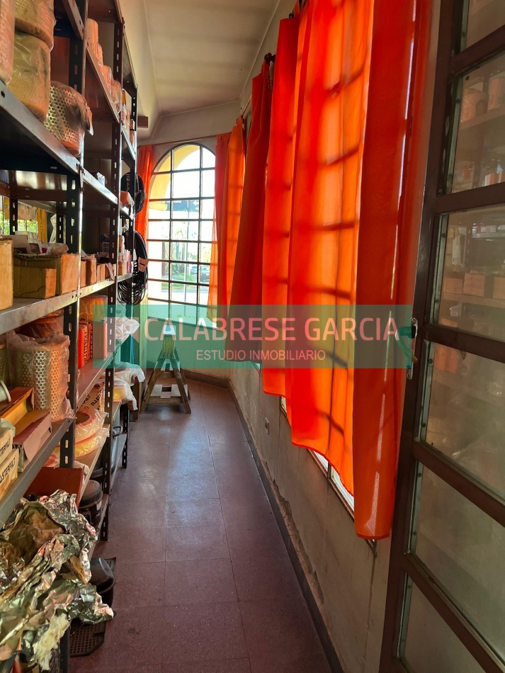 VENDO OPORTUNIDAD COMERCIAL Y VIVIENDA EN AV. CHURRUARIN y HUERGO