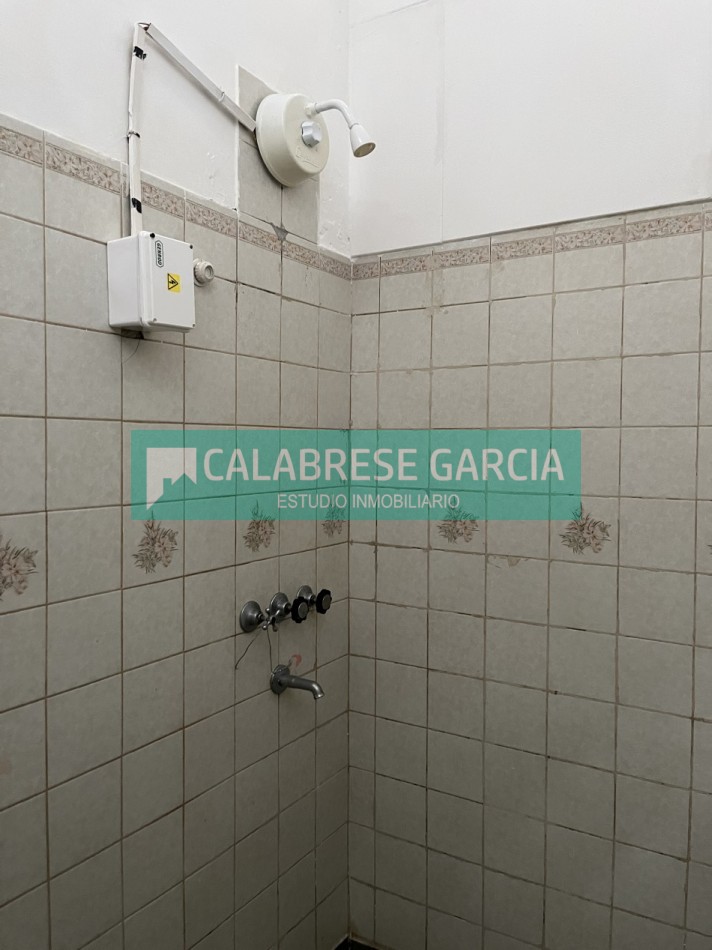 Alquilo casa zona Av. Jorge Newbery y Caputto
