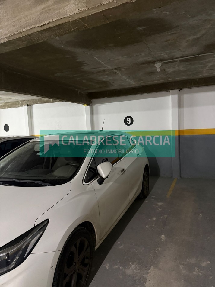 En venta departamento de un dormitorio zona parque , con cochera! 
