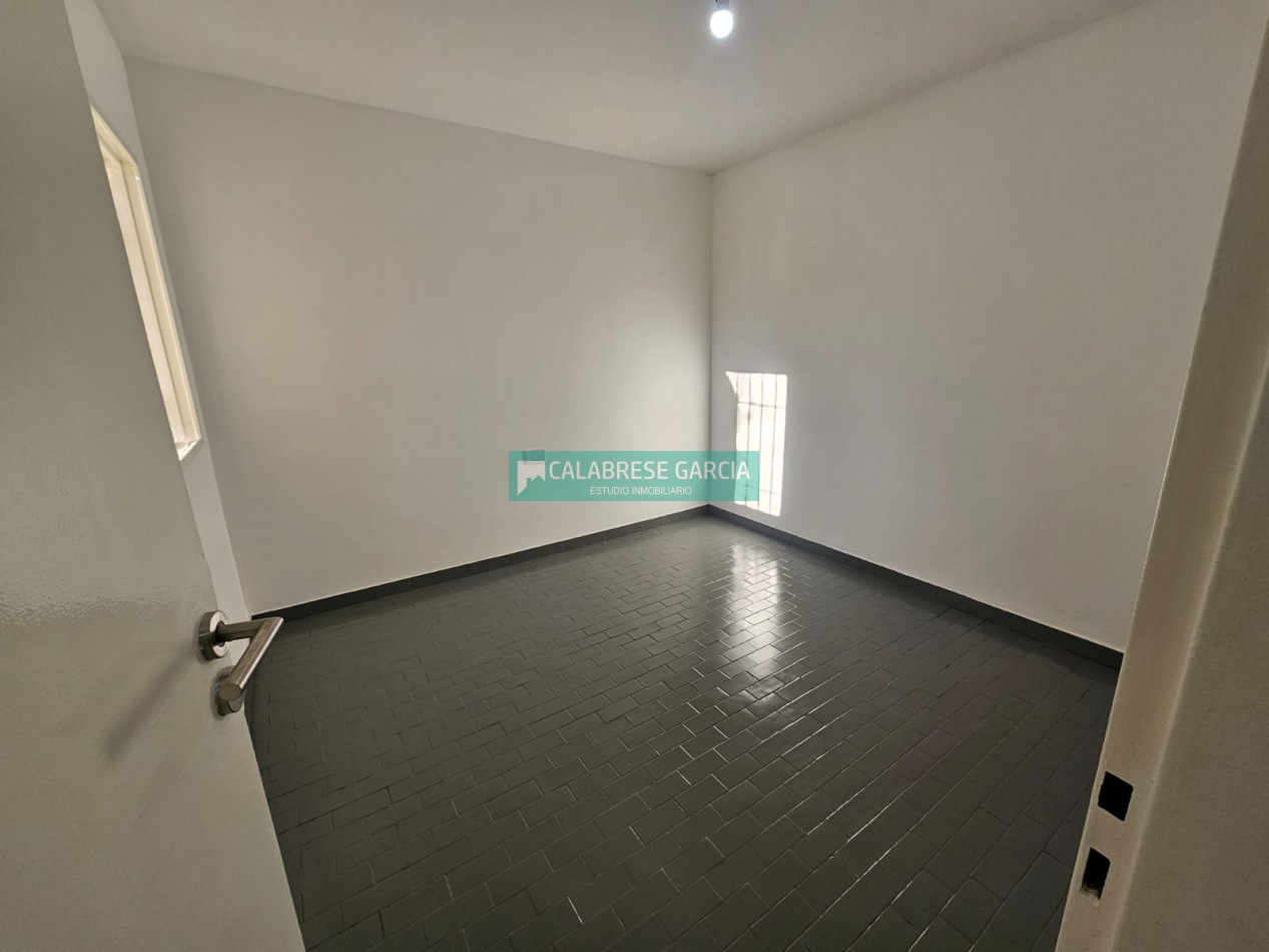 Se vende departamento de 2 dormitorios en Planta Baja zona Centro 