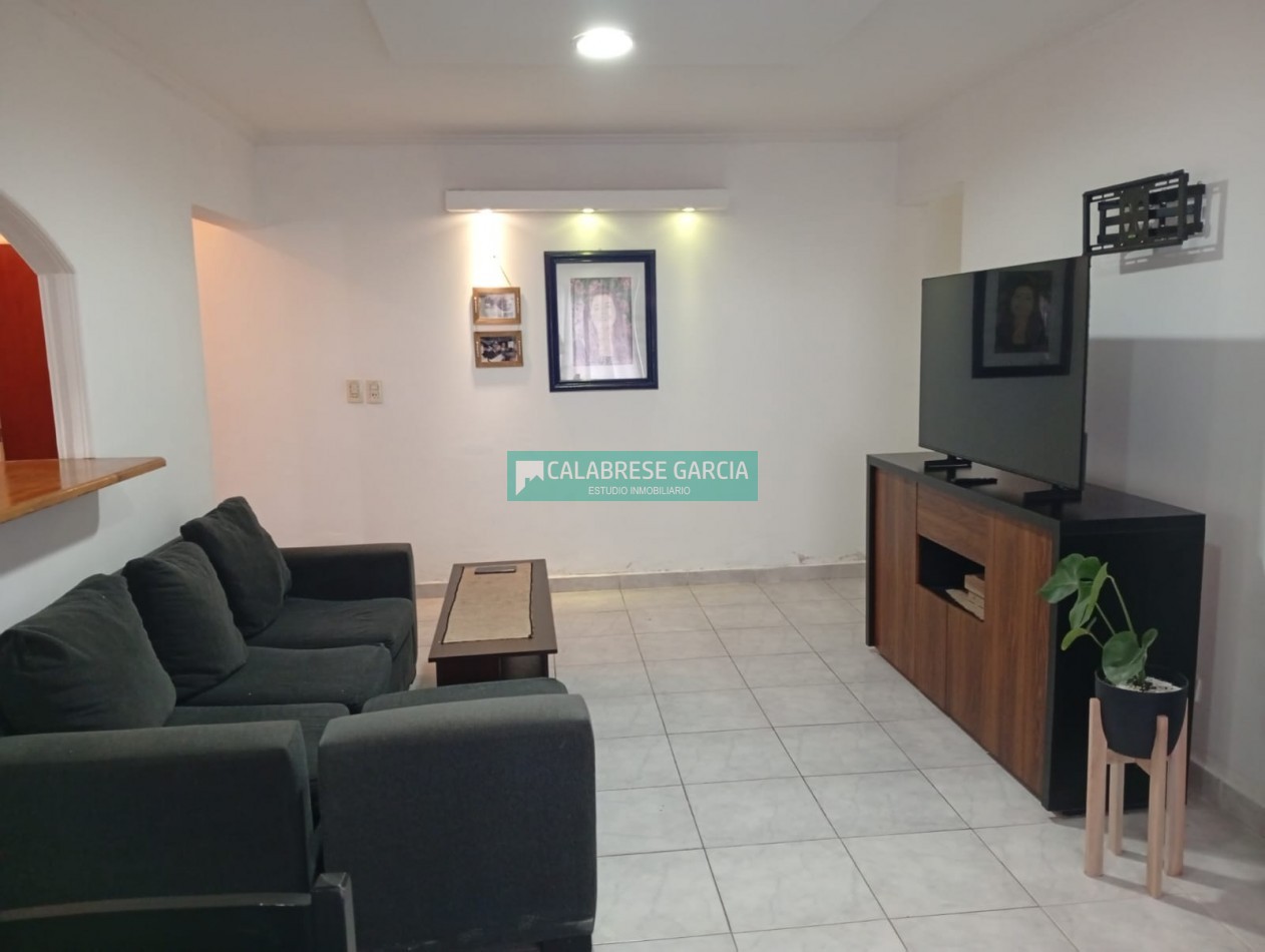 Se vende departamento 3 dormitorios con cochera zona centro