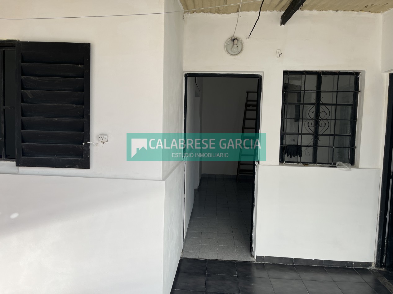 Alquilo casa zona Av. Jorge Newbery y Caputto