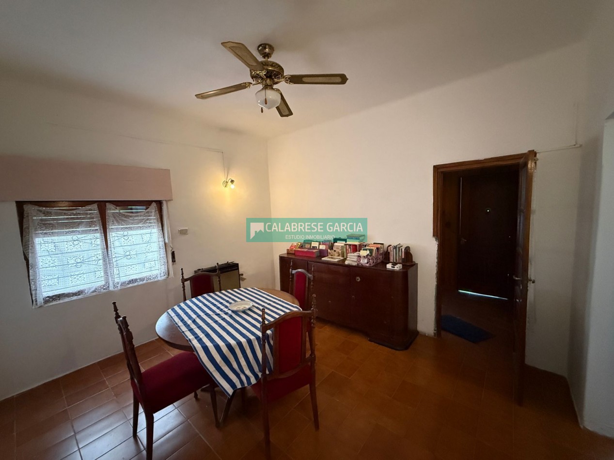 Se vende casa familiar dentro de bulevares 