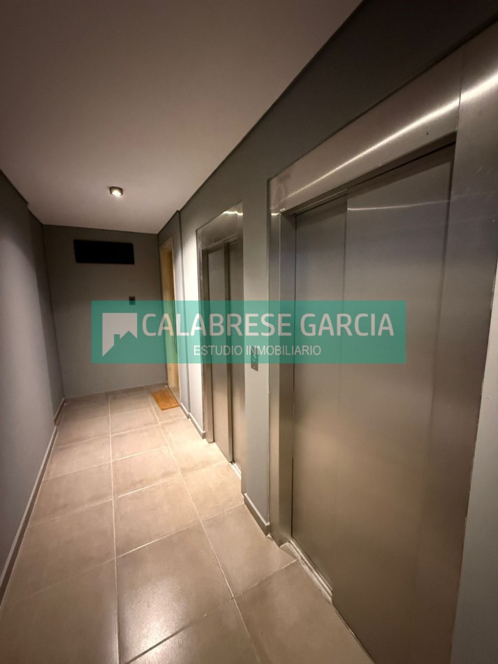 En venta departamento de un dormitorio zona parque , con cochera! 