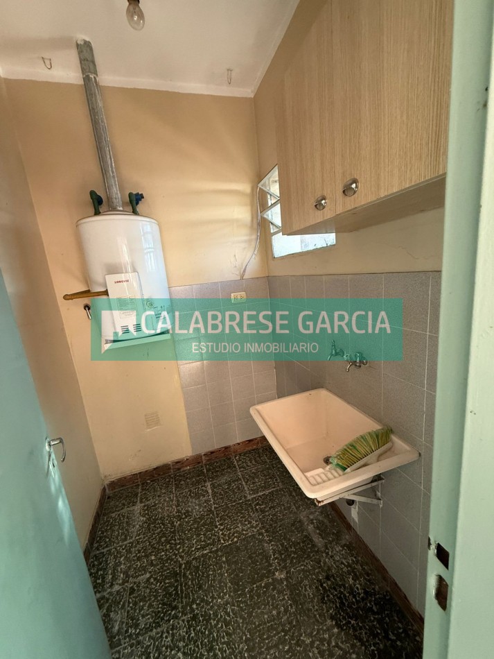 se vende casa de dos dormitorios zona Ex Hipodromo