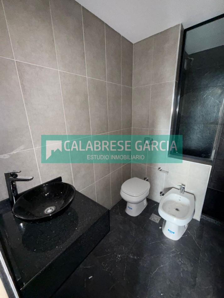 En venta departamento de un dormitorio zona parque , con cochera! 
