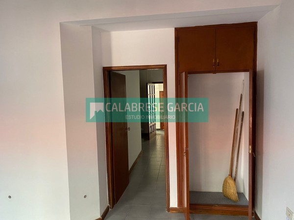 SE ALQUILA CASA ZONA CENTRO