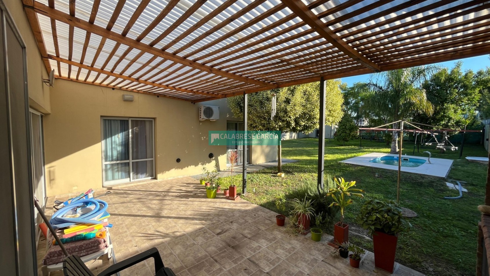 Vendo casa/ 2dorm/ piscina/ patio verde Oro Verde