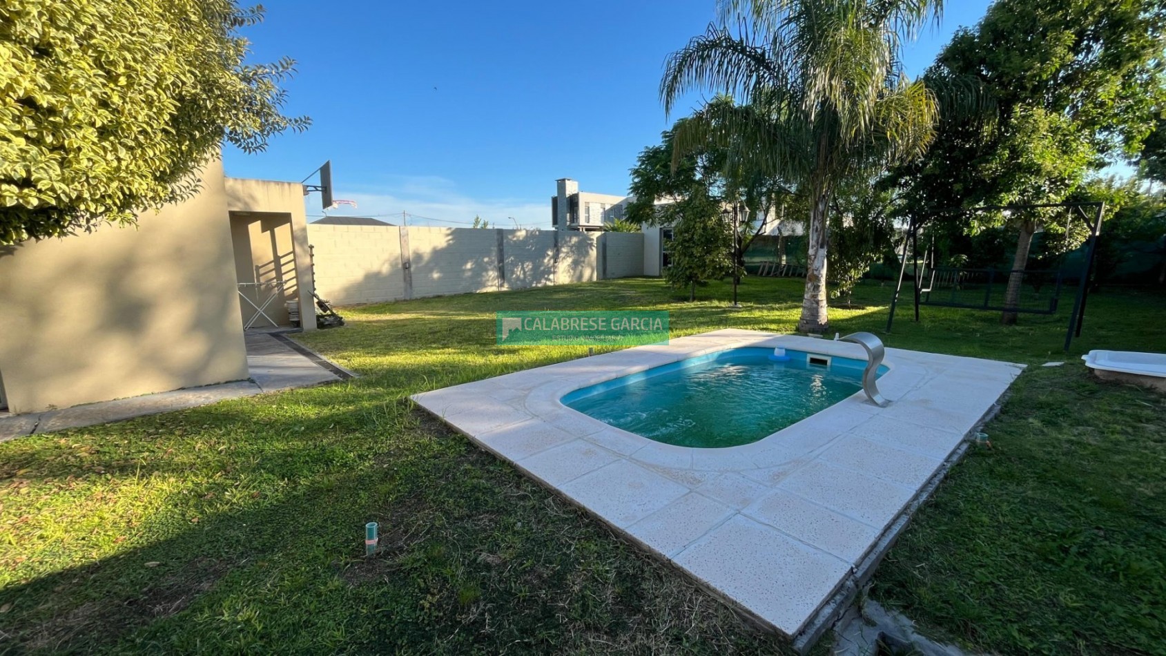 Vendo casa/ 2dorm/ piscina/ patio verde Oro Verde