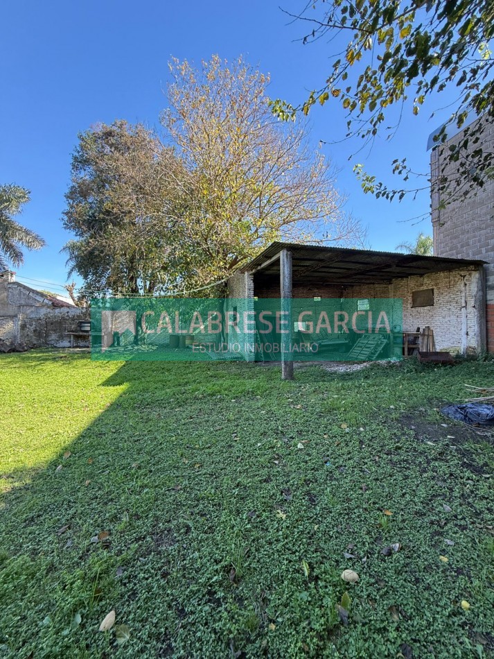 Oportunidad amplio salon comercial en un predio de 1200m2 en Av. Almafuerte y Gdor. Maya!!!