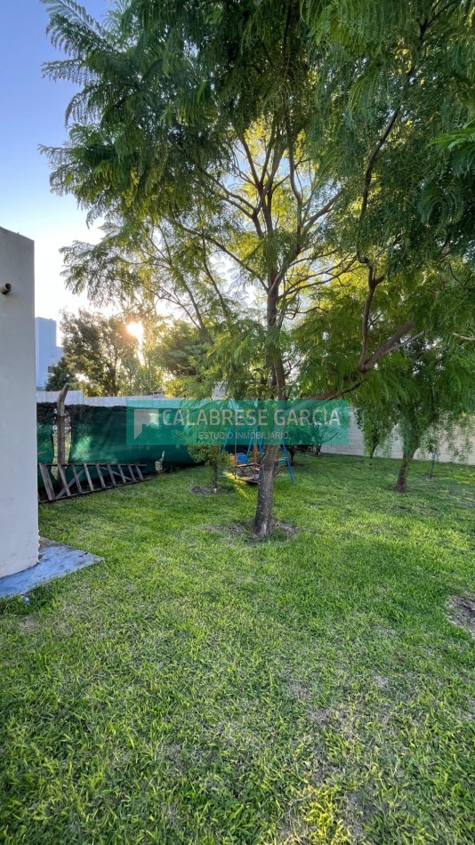 Vendo casa/ 2dorm/ piscina/ patio verde Oro Verde