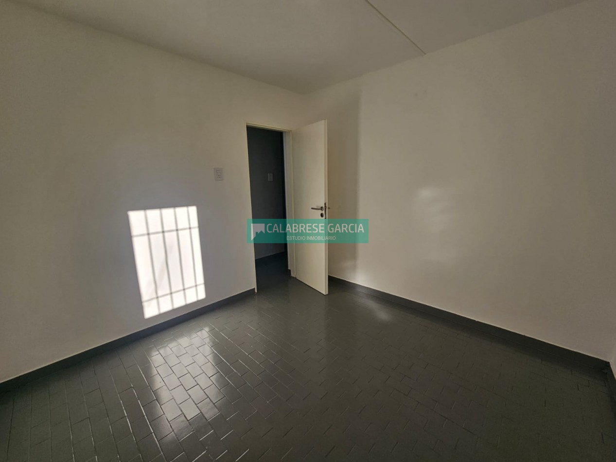 Se vende departamento de 2 dormitorios en Planta Baja zona Centro 