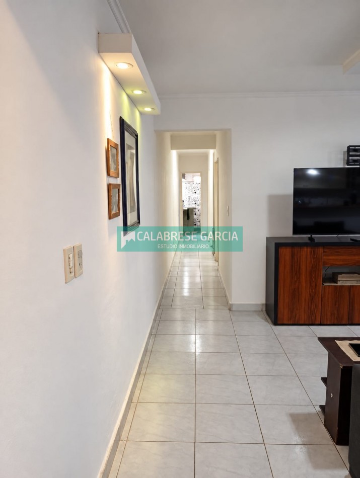 Se vende departamento 3 dormitorios con cochera zona centro