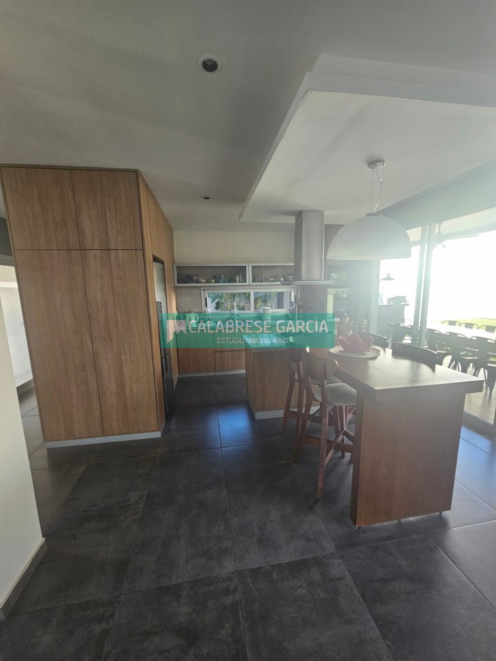 SE VENDE CASA ZONA ACCESO NORTE
