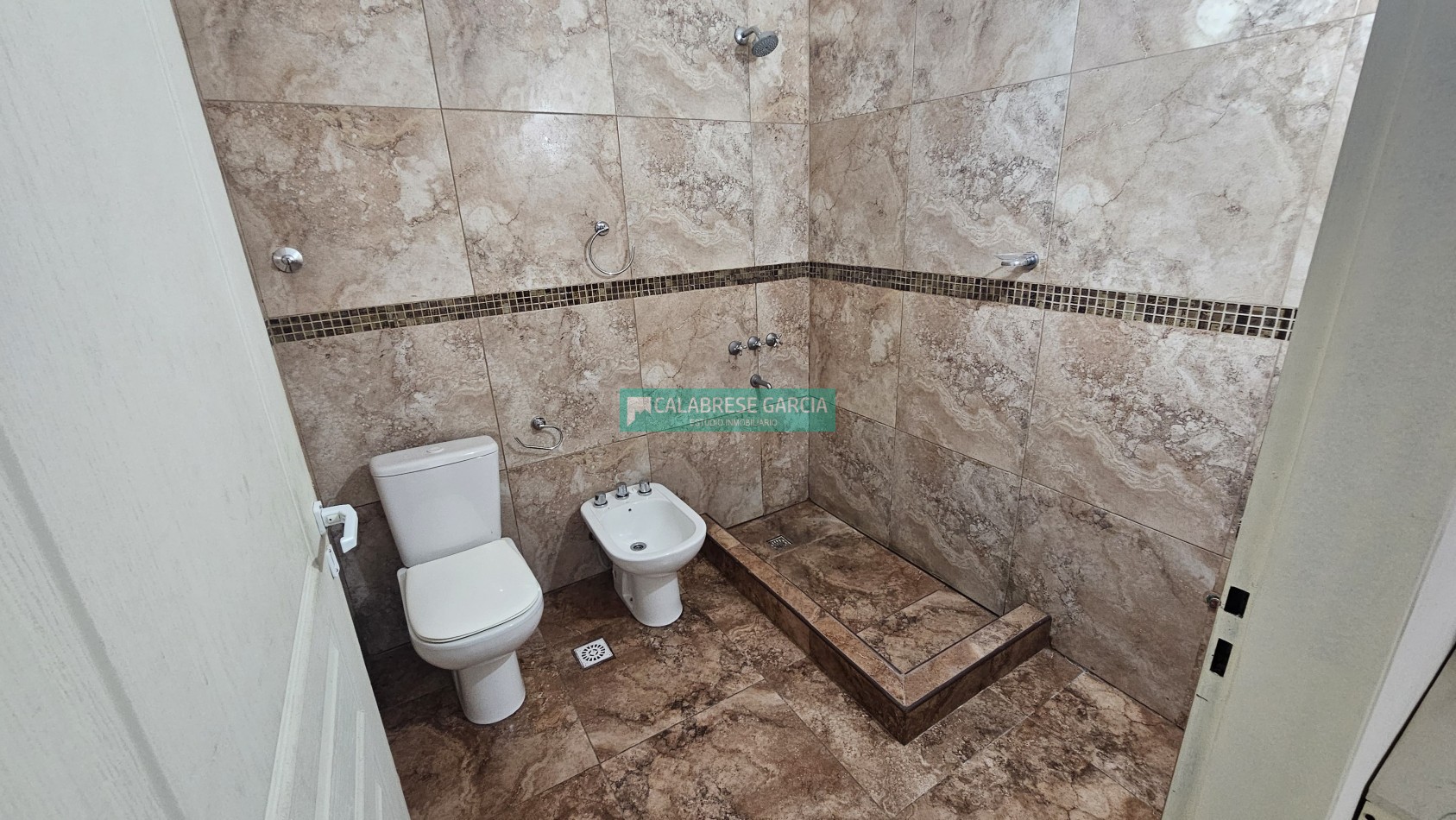 SE VENDE CASA AVENIDA DE LAS AMERICAS