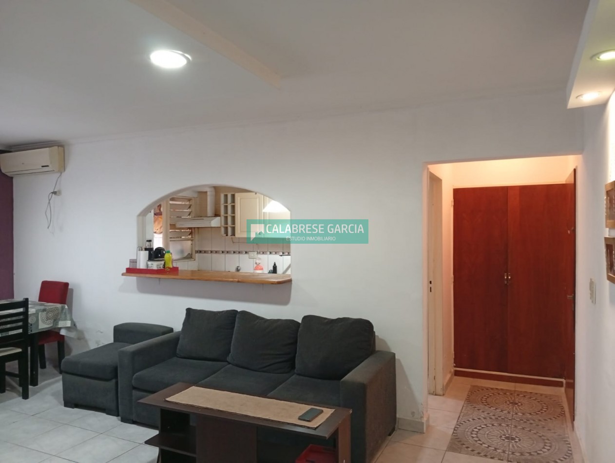 Se vende departamento 3 dormitorios con cochera zona centro