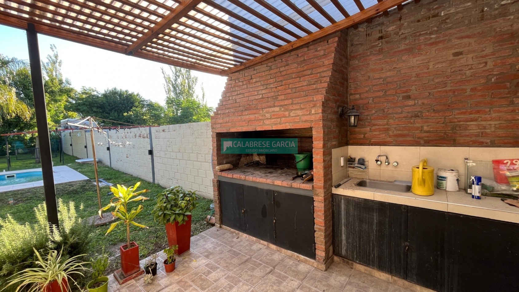 Vendo casa/ 2dorm/ piscina/ patio verde Oro Verde