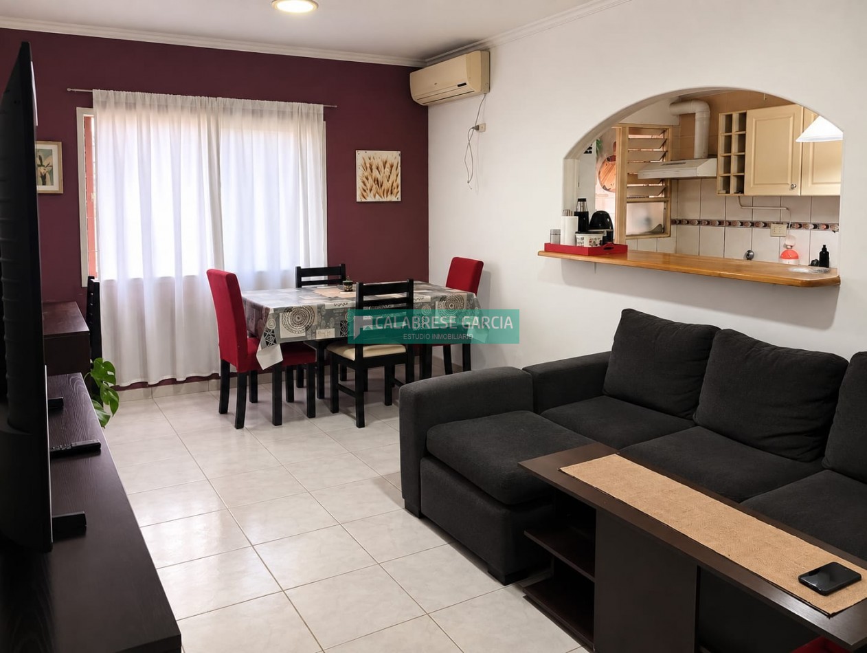Se vende departamento 3 dormitorios con cochera zona centro