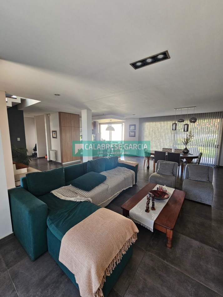 SE VENDE CASA ZONA ACCESO NORTE