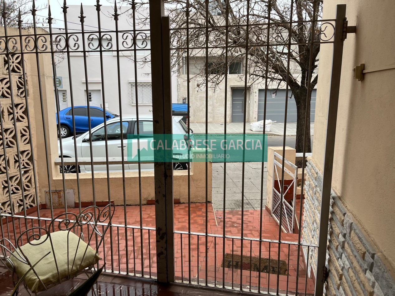 Se vende casa zona Plaza Saenz Peña