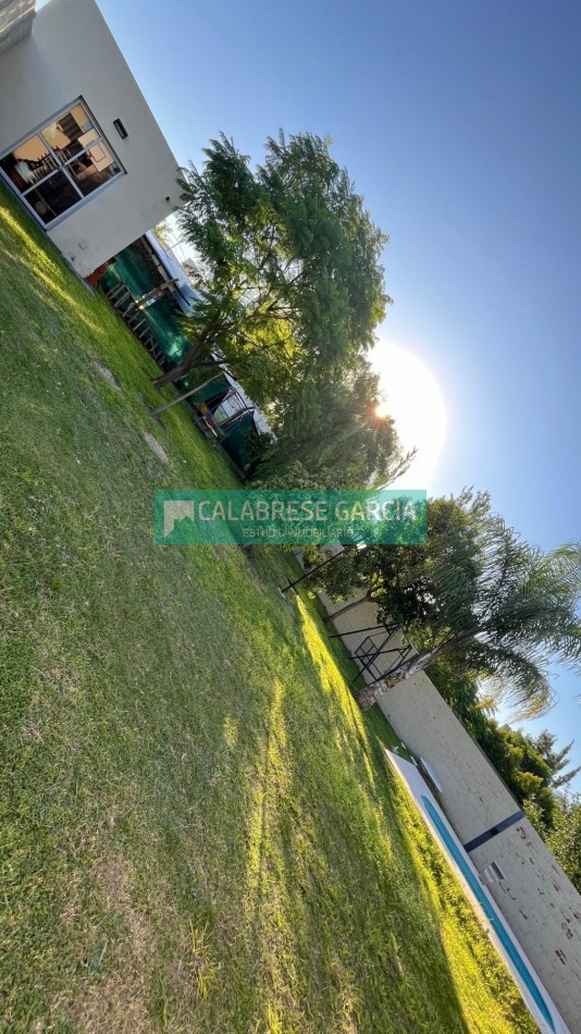 Vendo casa/ 2dorm/ piscina/ patio verde Oro Verde