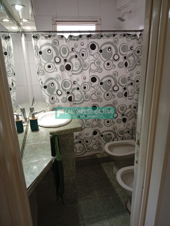 Se vende departamento 3 dormitorios con cochera zona centro