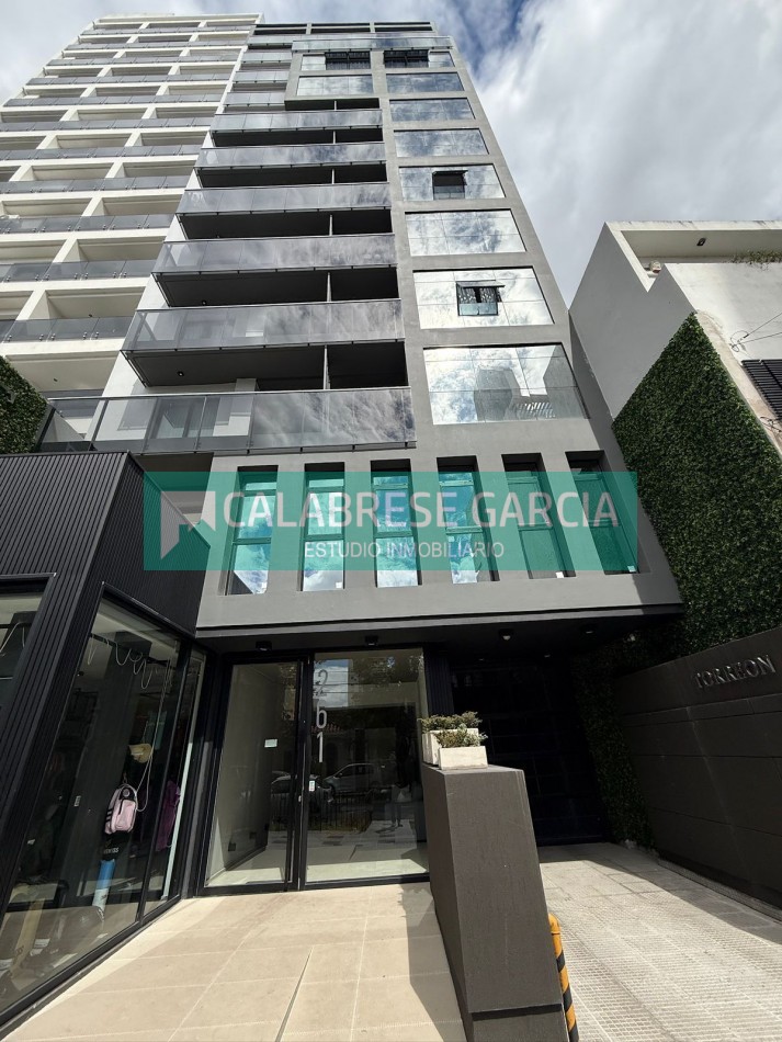 En venta departamento de un dormitorio zona parque , con cochera! 