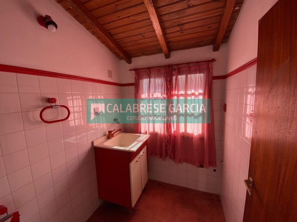 SE ALQUILA CASA ZONA CENTRO
