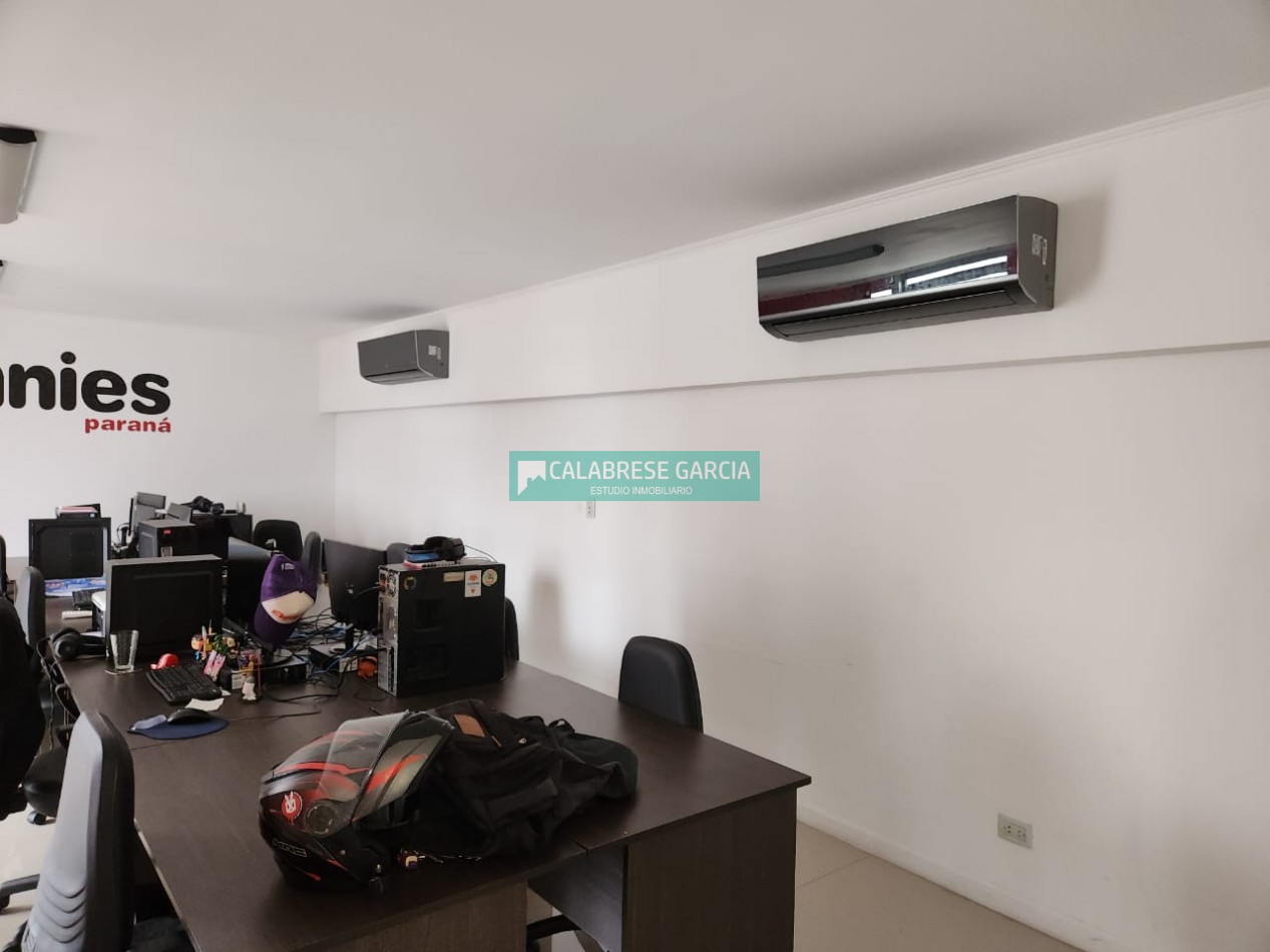 SE ALQUILA OFICINA COMERCIAL EN EL EDIFICIO DE LA CAMARA ARGENTINA DE LA CONSTRUCCION