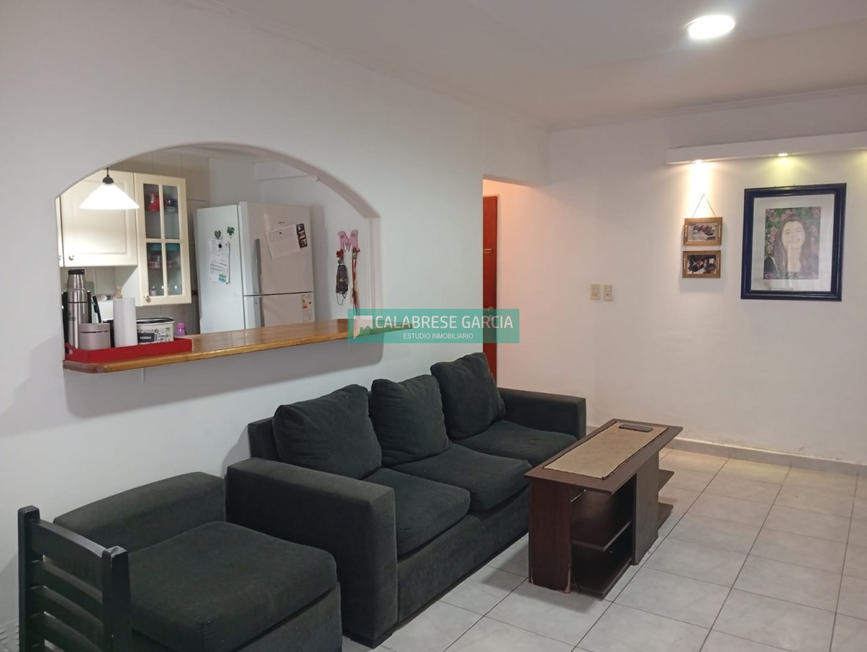 Se vende departamento 3 dormitorios con cochera zona centro