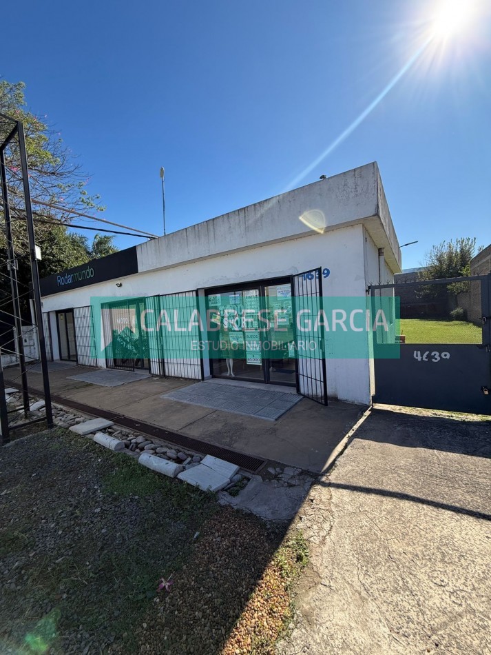 Oportunidad amplio salon comercial en un predio de 1200m2 en Av. Almafuerte y Gdor. Maya!!!