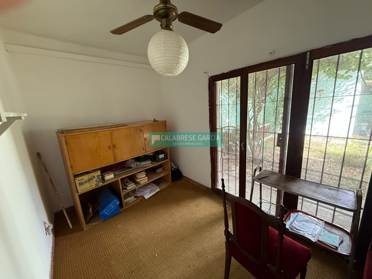 Se vende casa familiar dentro de bulevares 