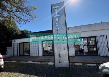 Alquilo salon comercial en Av. Almafuerte y Gdor. Maya!!!