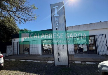 Oportunidad amplio salon comercial en un predio de 1200m2 en Av. Almafuerte y Gdor. Maya!!!