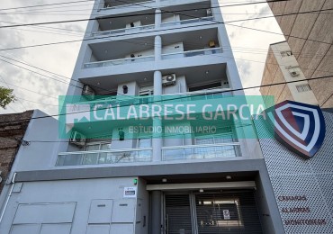 En venta departamento de un dormitorio , excelente vista , balcon corrido ! 
