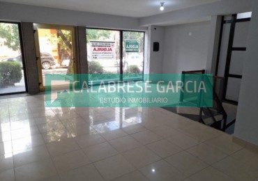 En venta oficina zona parque dos niveles !