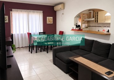 Se vende departamento 3 dormitorios con cochera zona centro